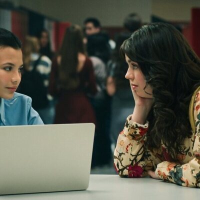 Ellie O'Brien y Nikki Rodriguez en la temporada 3 y el capítulo 10 de 'Mi vida con los chicos Walter'