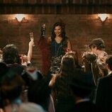 Nikki Rodriguez en 3x10 titulado 'La bella y el maldito' de 'Mi vida con los chicos Walter'