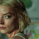 Anya Taylor-Joy en 1x02 'Hacerlos bailar' de 'Lucky'