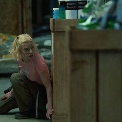 Escena de Anya Taylor-Joy en 1x02 'Hacerlos bailar' de 'Lucky'