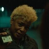 Aunjanue Ellis en 1x02 titulado 'Hacerlos bailar' de 'Lucky'