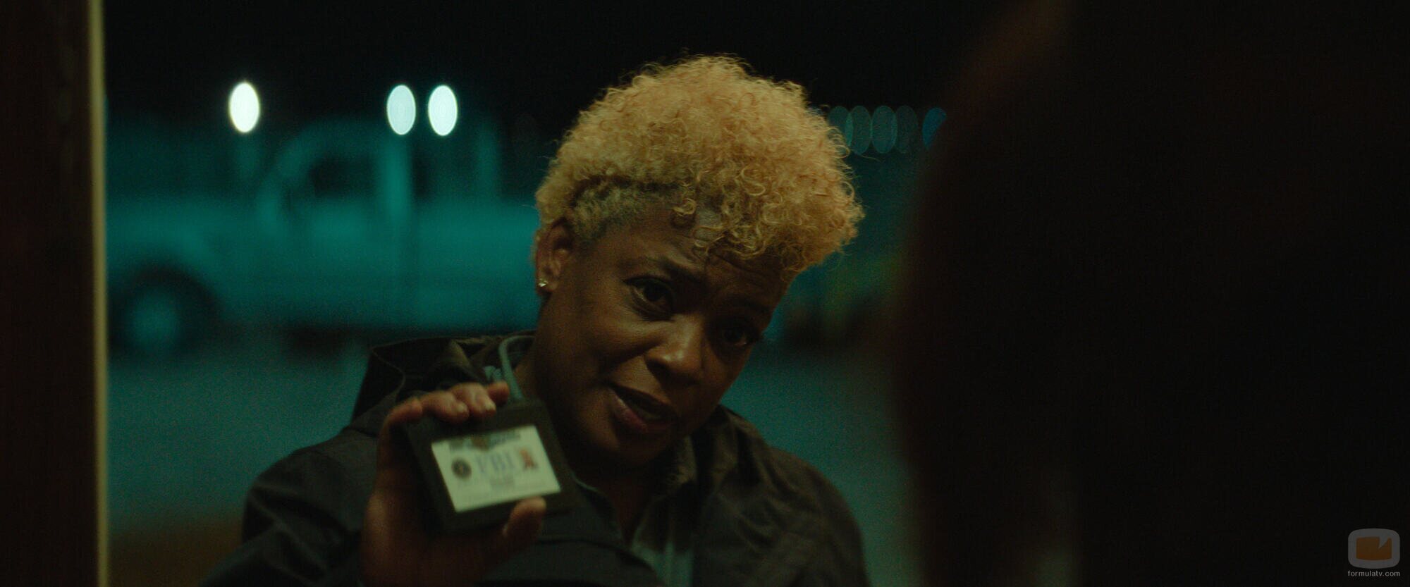 Aunjanue Ellis en 1x02 titulado 'Hacerlos bailar' de 'Lucky'