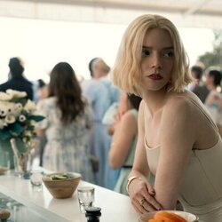 Anya Taylor-Joy en 1x03 'Observar el ambiente' de 'Lucky'