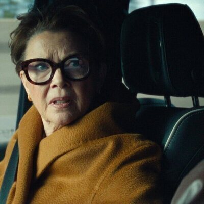 Annette Bening en el 1x04 de 'Lucky'