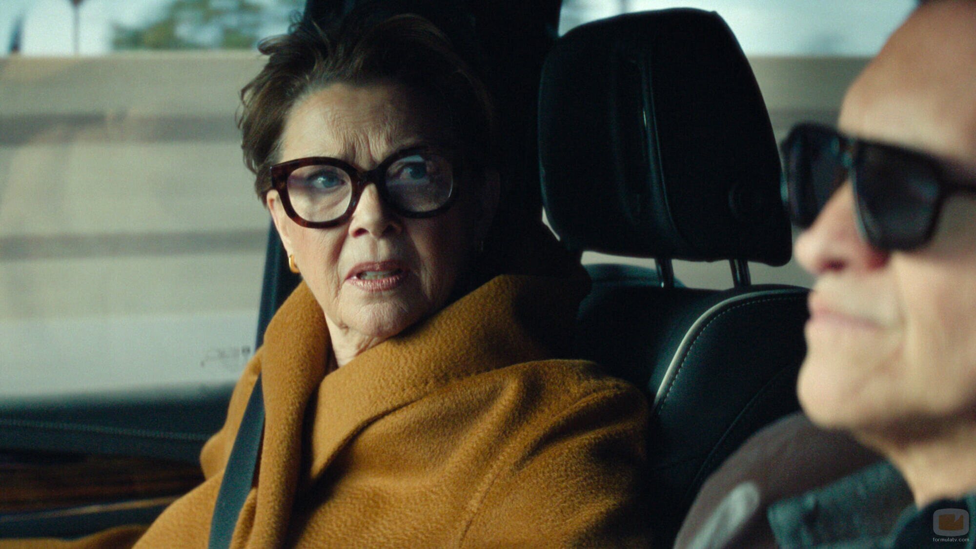 Annette Bening en el 1x04 de 'Lucky'
