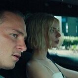Anya Taylor-Joy y Drew Starkey en 'Negarse a ver' de 'Lucky'