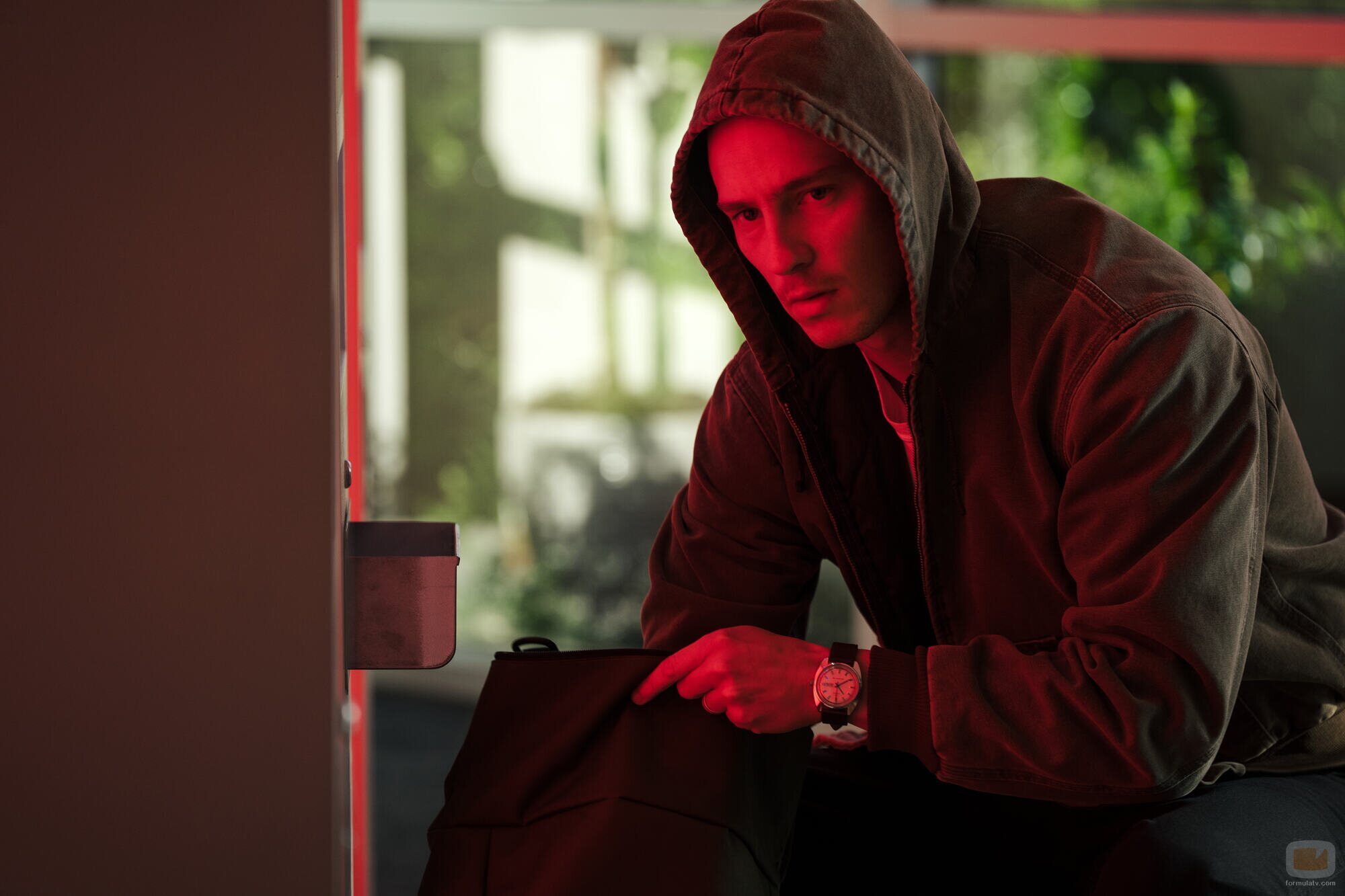 Drew Starkey en Capítulo 4 titulado 'Negarse a ver' de 'Lucky'