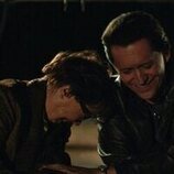 Annette Bening y Clifton Collins Jr. en 'Personas malas' de 'Lucky'
