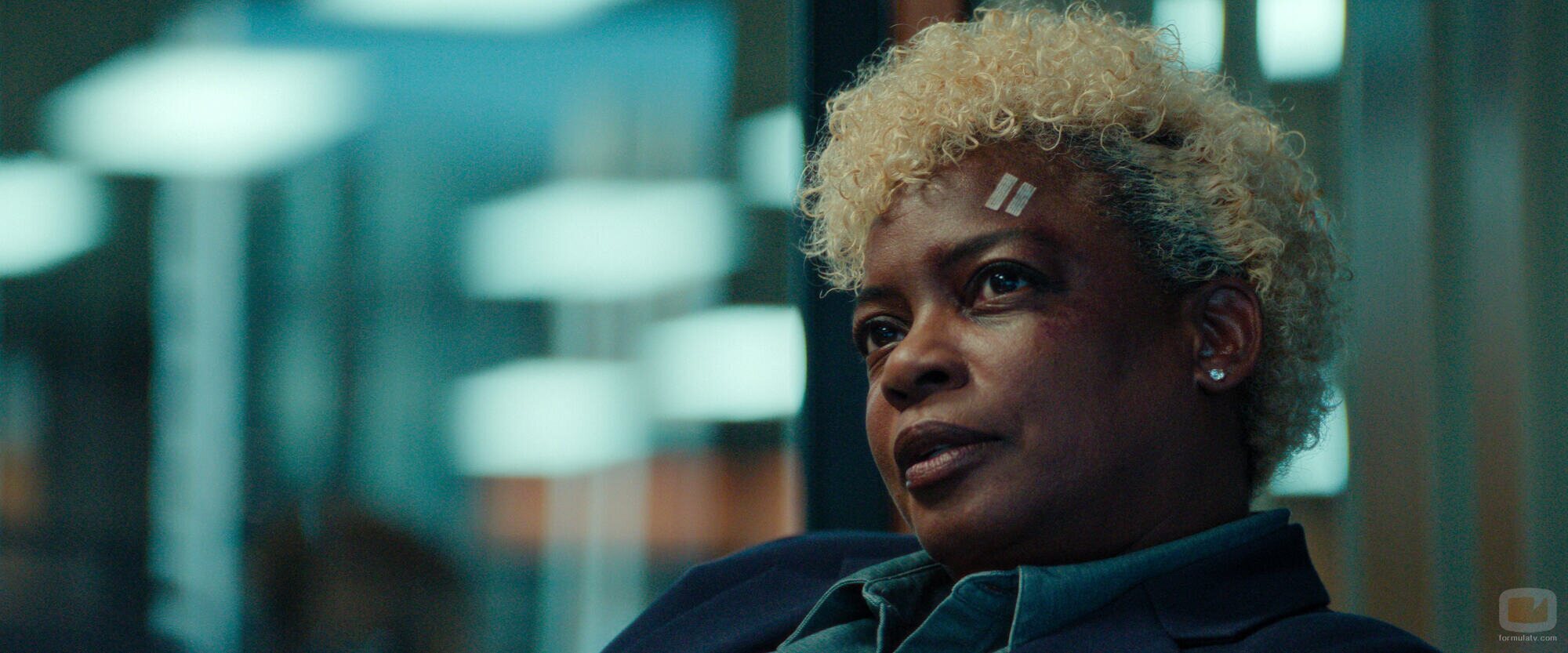 Aunjanue Ellis en el 1x06 de 'Lucky'