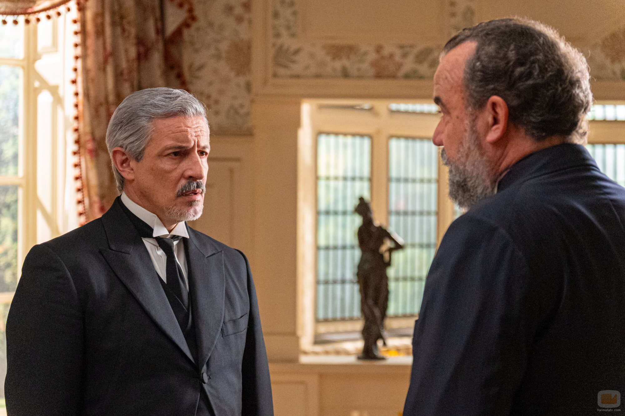 Manuel Regueiro y Fernando Coronado en 'Lunes 17 de agosto de 2026' de 'La promesa'