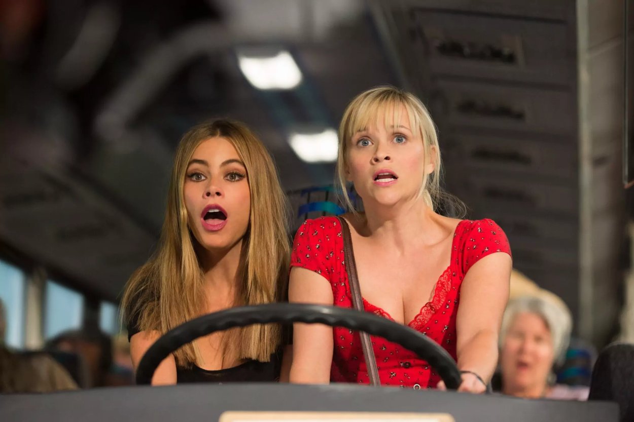 Sofia Vergara y Reese Witherspoon en "Pisándonos los tacones"