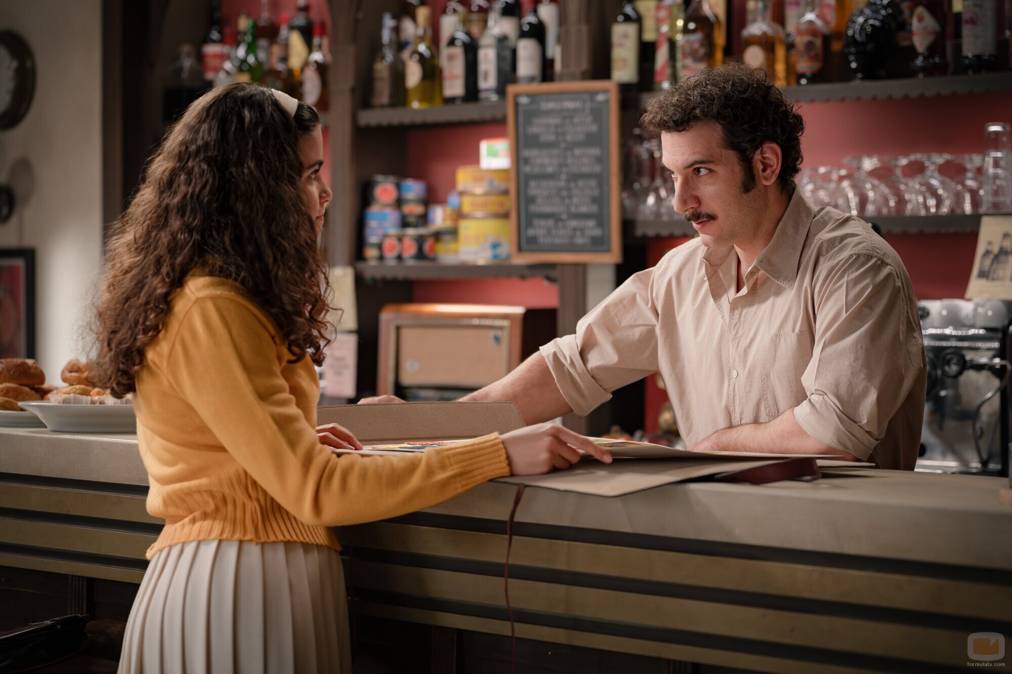 Dèlia Brufau y Carlos Troya en la temporada 3 y el capítulo 154 de 'Sueños de libertad'