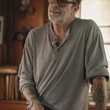 Jeffrey Dean Morgan en 1x01 titulado 'Ya me tomé un Ambien' de 'Sterling Point'