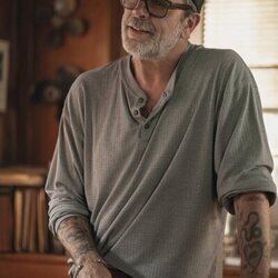Jeffrey Dean Morgan en 1x01 titulado 'Ya me tomé un Ambien' de 'Sterling Point'