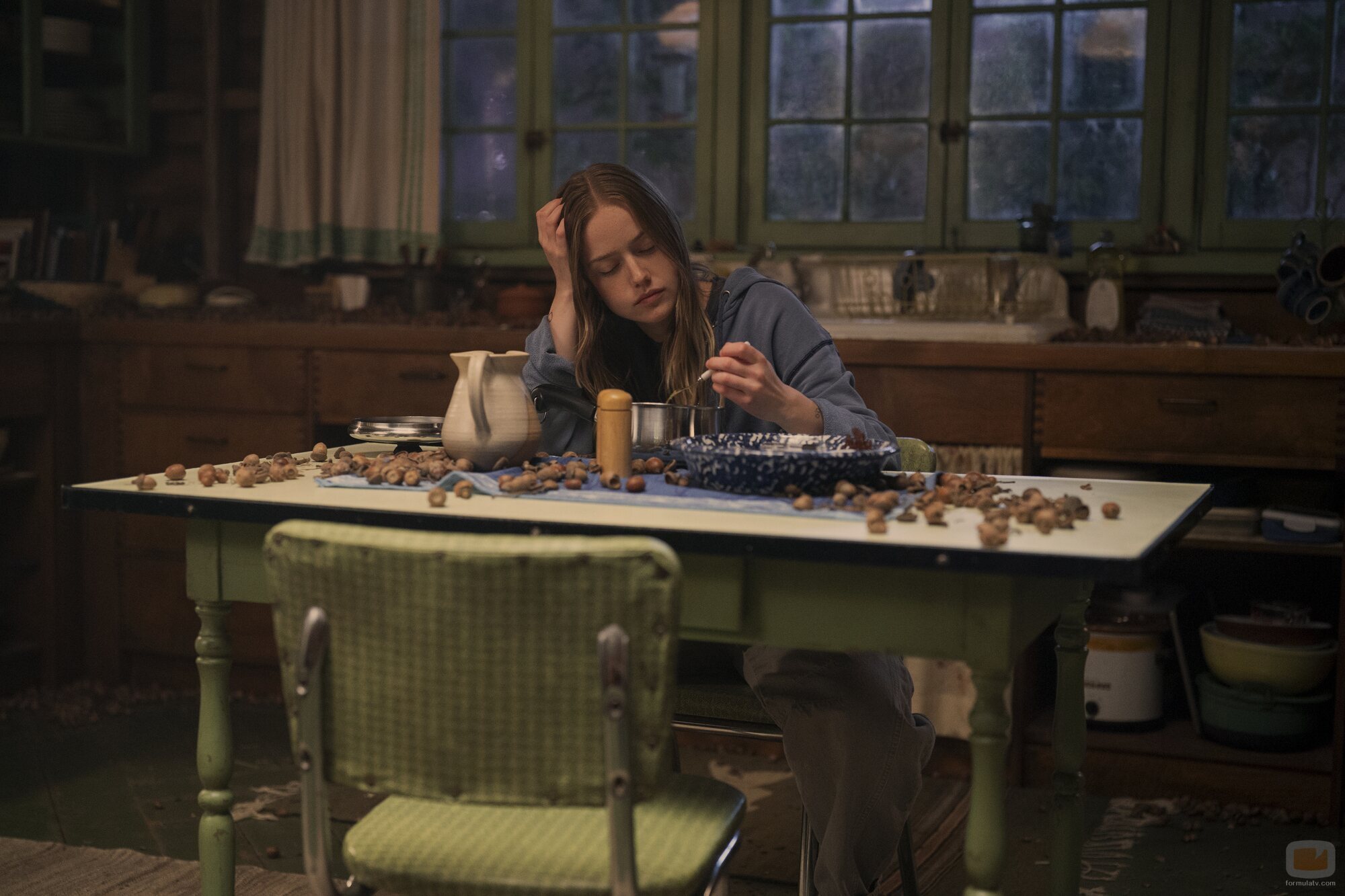 Amélie Hoeferle en 1x02 titulado 'Soltera y bisexual' de 'Sterling Point'