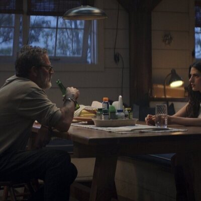 Jeffrey Dean Morgan y Ella Rubin en 'Superaré mi fobia a los lobos' de 'Sterling Point'