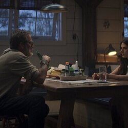 Jeffrey Dean Morgan y Ella Rubin en 'Superaré mi fobia a los lobos' de 'Sterling Point'