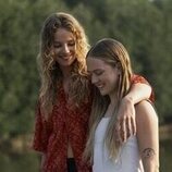 Amélie Hoeferle y Bo Bragason en la temporada 1 y el capítulo 04 de 'Sterling Point'
