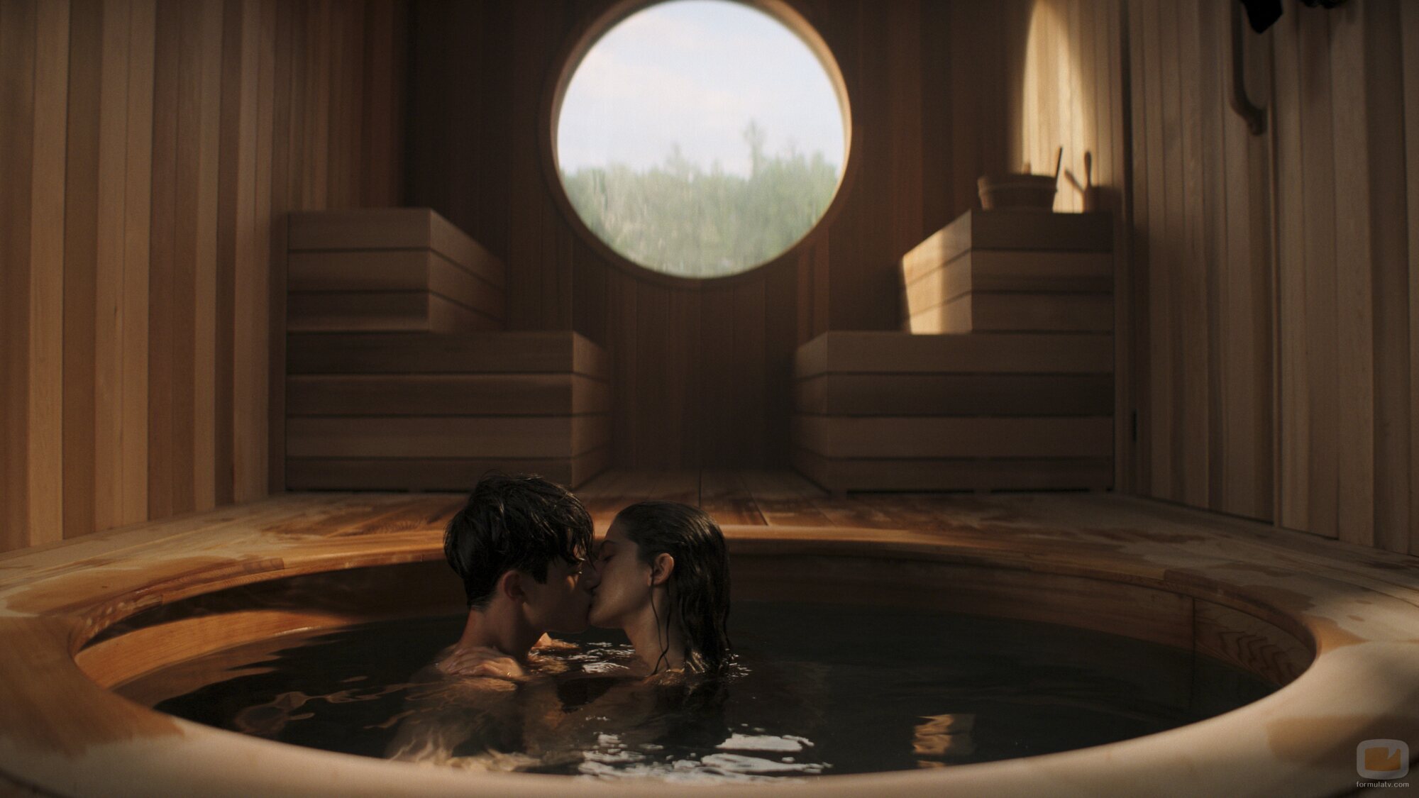 Ella Rubin y Daniel Quinn Toye en 'Llévenme al acantilado.' de 'Sterling Point'