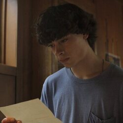 Jacob Whiteduck-Lavoie en 1x05 'No soy una chica de chupitos' de 'Sterling Point'