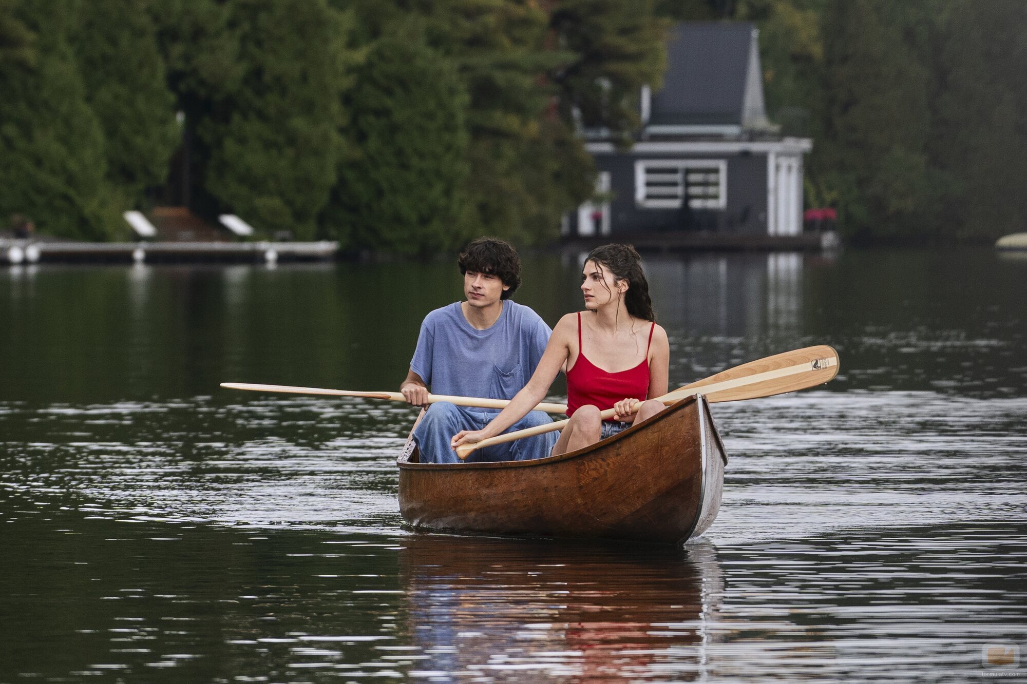 Ella Rubin y Jacob Whiteduck-Lavoie en 1x05 'No soy una chica de chupitos' de 'Sterling Point'