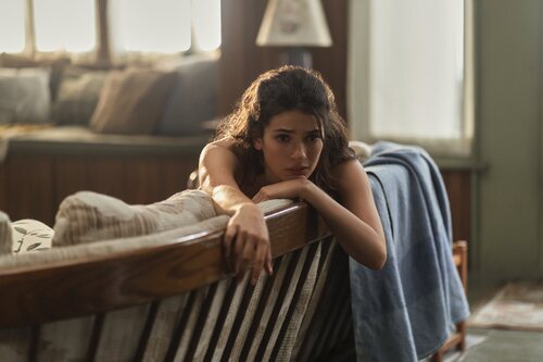 Vistazo a Ella Rubin en 'No soy una chica de chupitos' de 'Sterling Point'