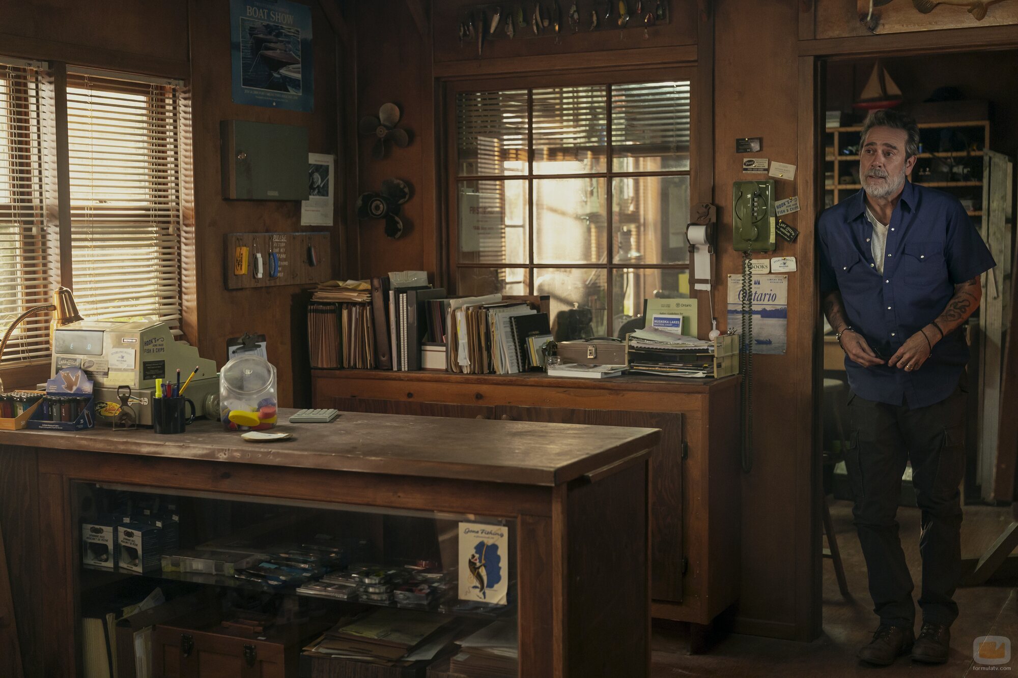 Jeffrey Dean Morgan en Capítulo 7 titulado 'Tal vez son las caballas' de 'Sterling Point'