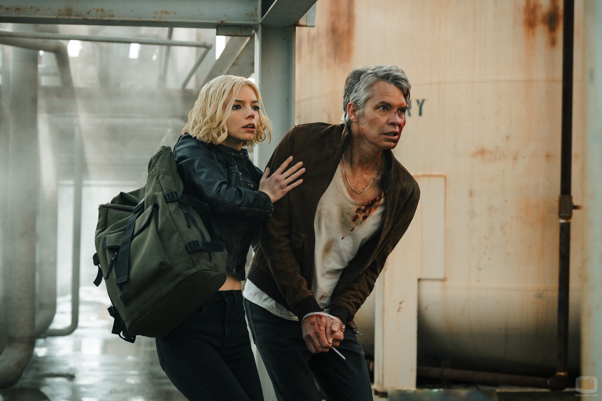 Anya Taylor-Joy y Timothy Olyphant en 'Cosas buenas' de 'Lucky'