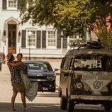 Madelyn Cline y Chase Stokes en Capítulo 3 titulado 'El fardo' de 'Outer Banks'