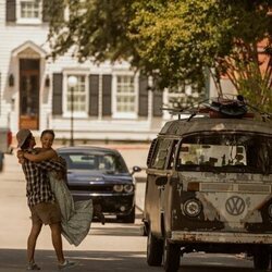 Madelyn Cline y Chase Stokes en Capítulo 3 titulado 'El fardo' de 'Outer Banks'