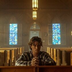 Chase Stokes en Capítulo 3 titulado 'El fardo' de 'Outer Banks'