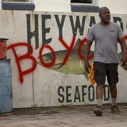 E. Roger Mitchell en el 5x03 de 'Outer Banks'