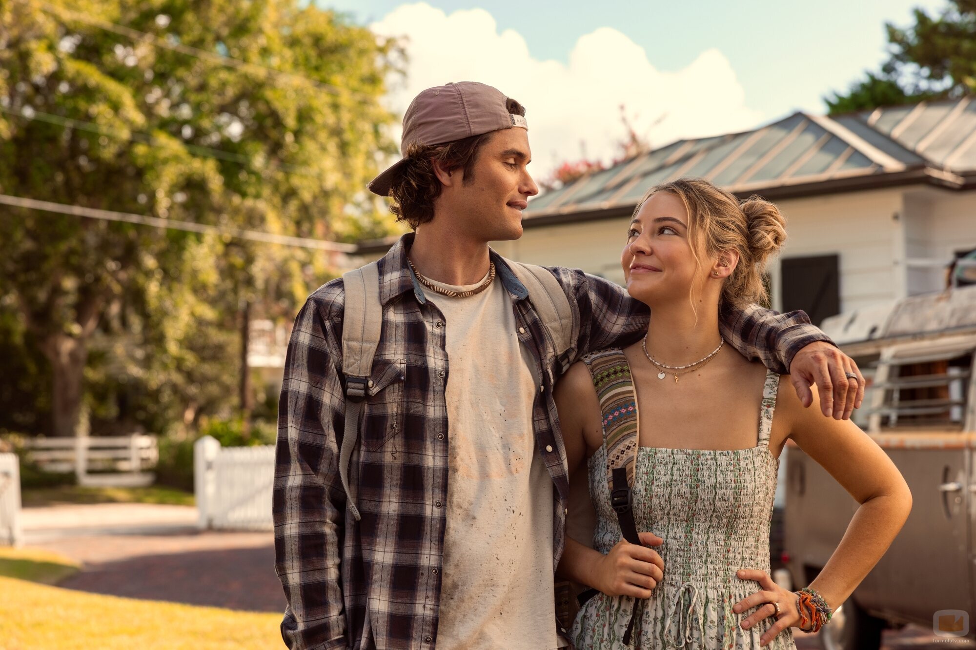 Chase Stokes y Madelyn Cline en 5x03 titulado 'El fardo' de 'Outer Banks'