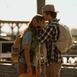 Madelyn Cline y Chase Stokes en 5x03 'El fardo' de 'Outer Banks'