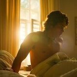 Madelyn Cline y Chase Stokes en el 5x04 de 'Outer Banks'