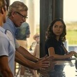 Jason Davis y Fiona Palomo en el 5x04 de 'Outer Banks'