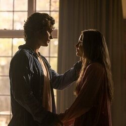 Chase Stokes y Madelyn Cline en el 5x05 de 'Outer Banks'