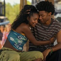 Carlacia Grant y J.D. en 'La escítala' de 'Outer Banks'