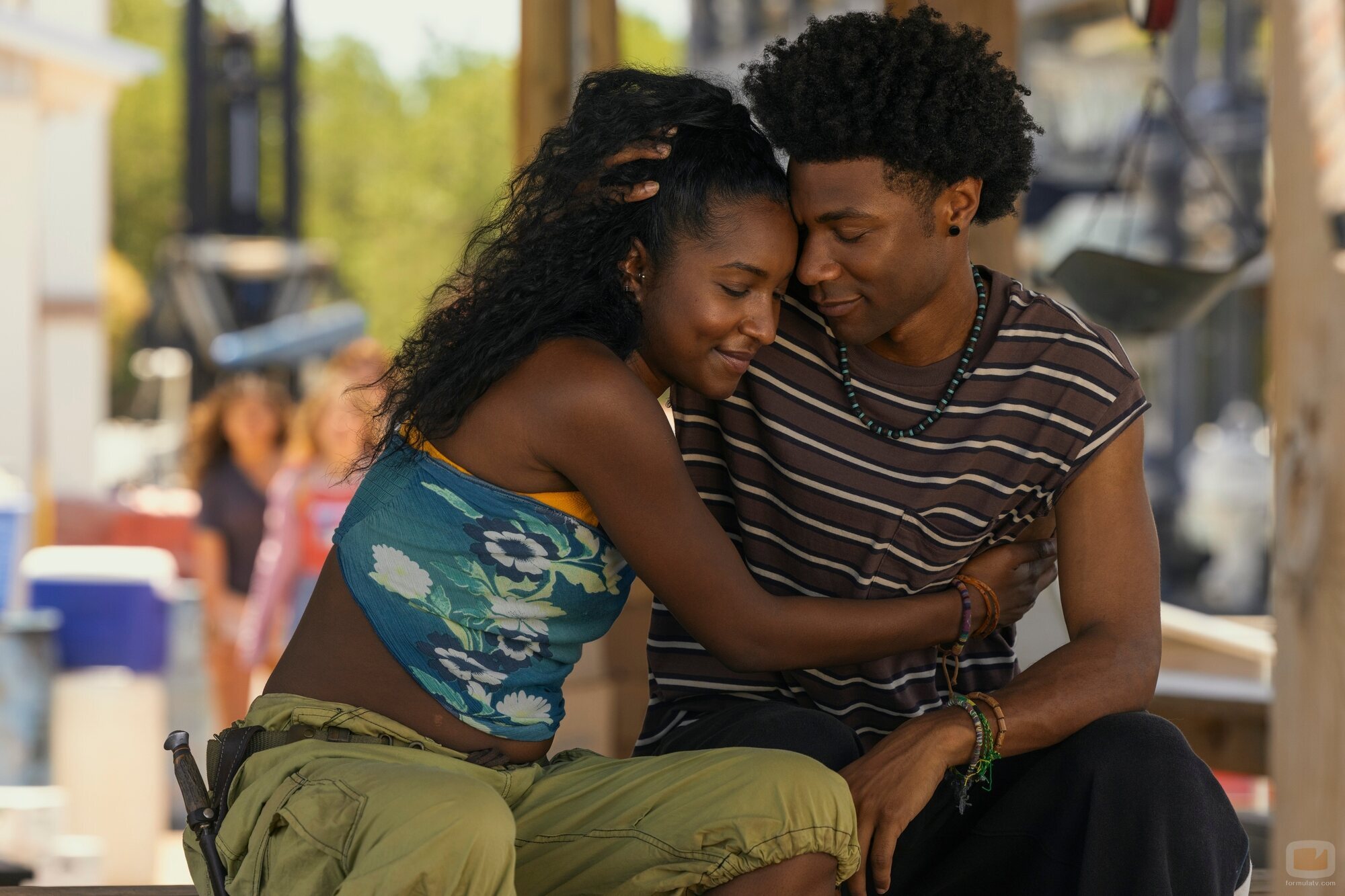 Carlacia Grant y J.D. en 'La escítala' de 'Outer Banks'