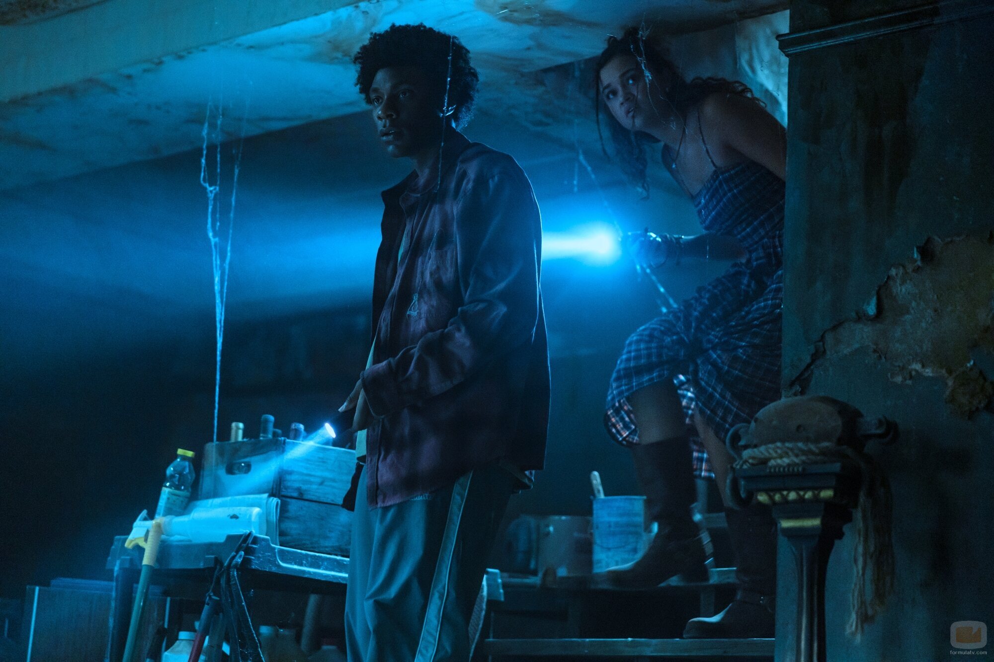 Madison Bailey y J.D. en 5x05 'La escítala' de 'Outer Banks'