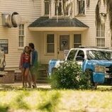 Chase Stokes y Madelyn Cline en 5x05 'La escítala' de 'Outer Banks'
