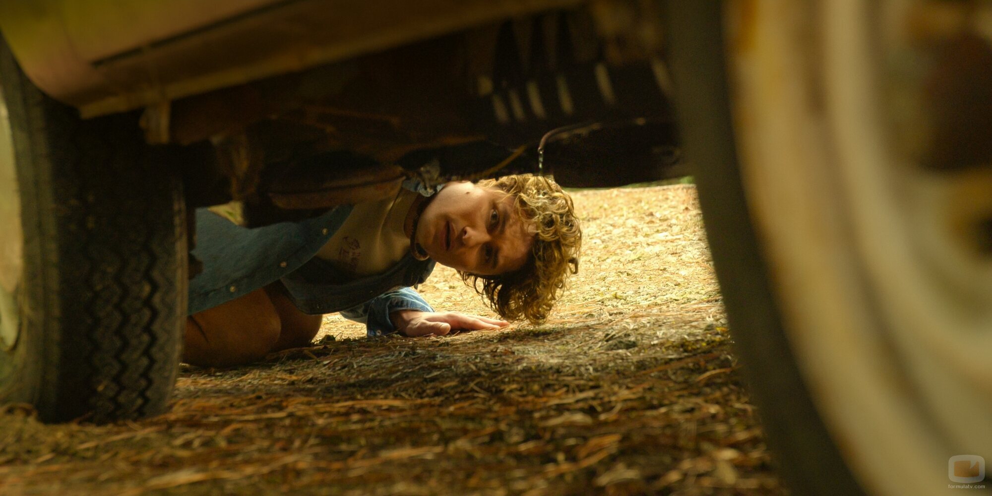 Chase Stokes en 5x06 'La cuna del Jazz' de 'Outer Banks'
