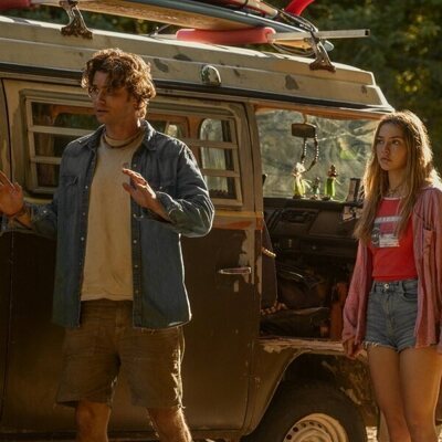 Chase Stokes y Madelyn Cline en la temporada 5 y el capítulo 06 de 'Outer Banks'