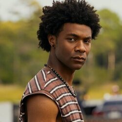 J.D. en el 5x06 de 'Outer Banks'