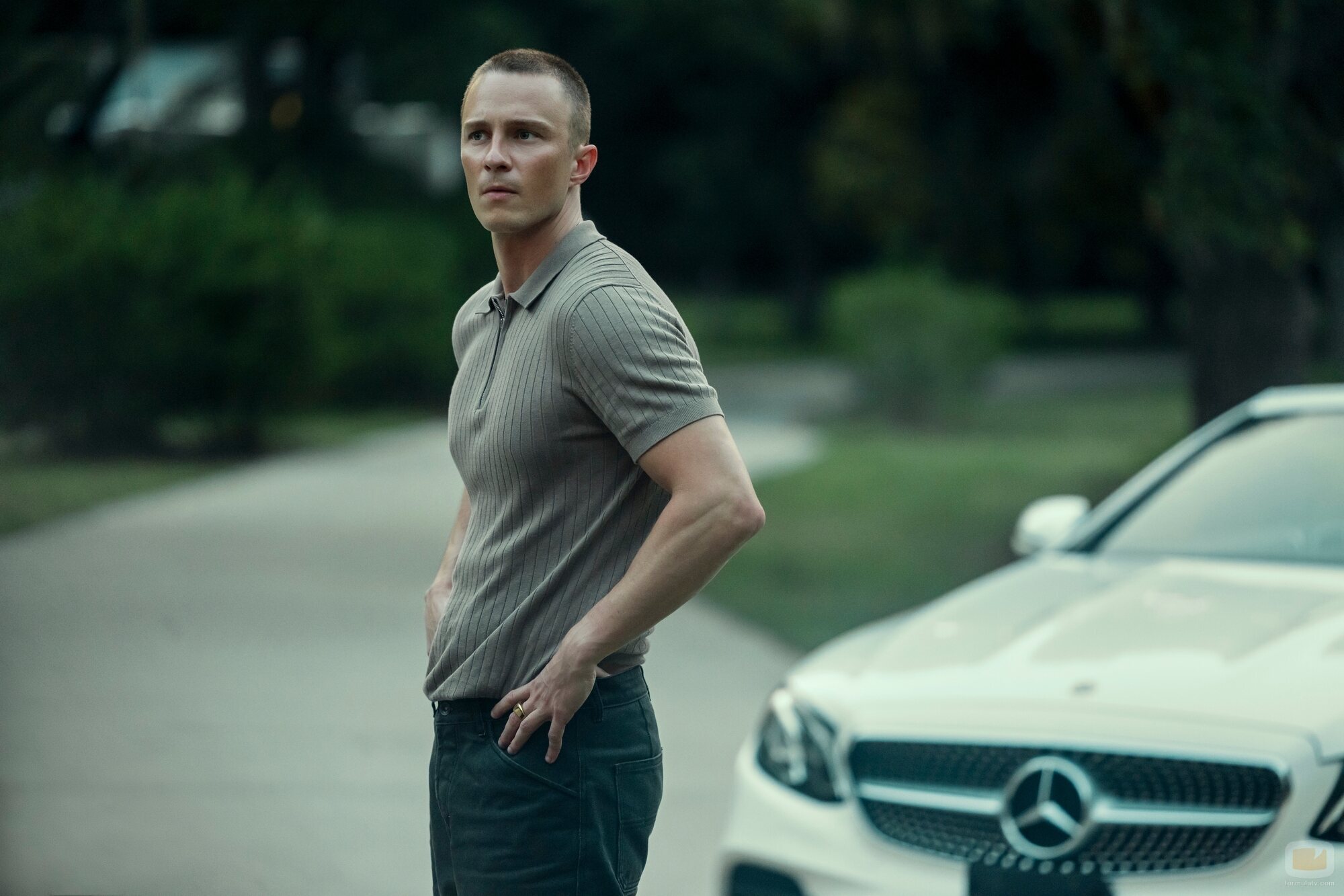 Drew Starkey en 5x06 'La cuna del Jazz' de 'Outer Banks'