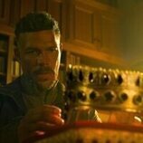Jason Alan Carvell en 5x07 'Mascarada' de 'Outer Banks'