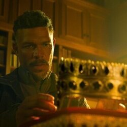 Jason Alan Carvell en 5x07 'Mascarada' de 'Outer Banks'