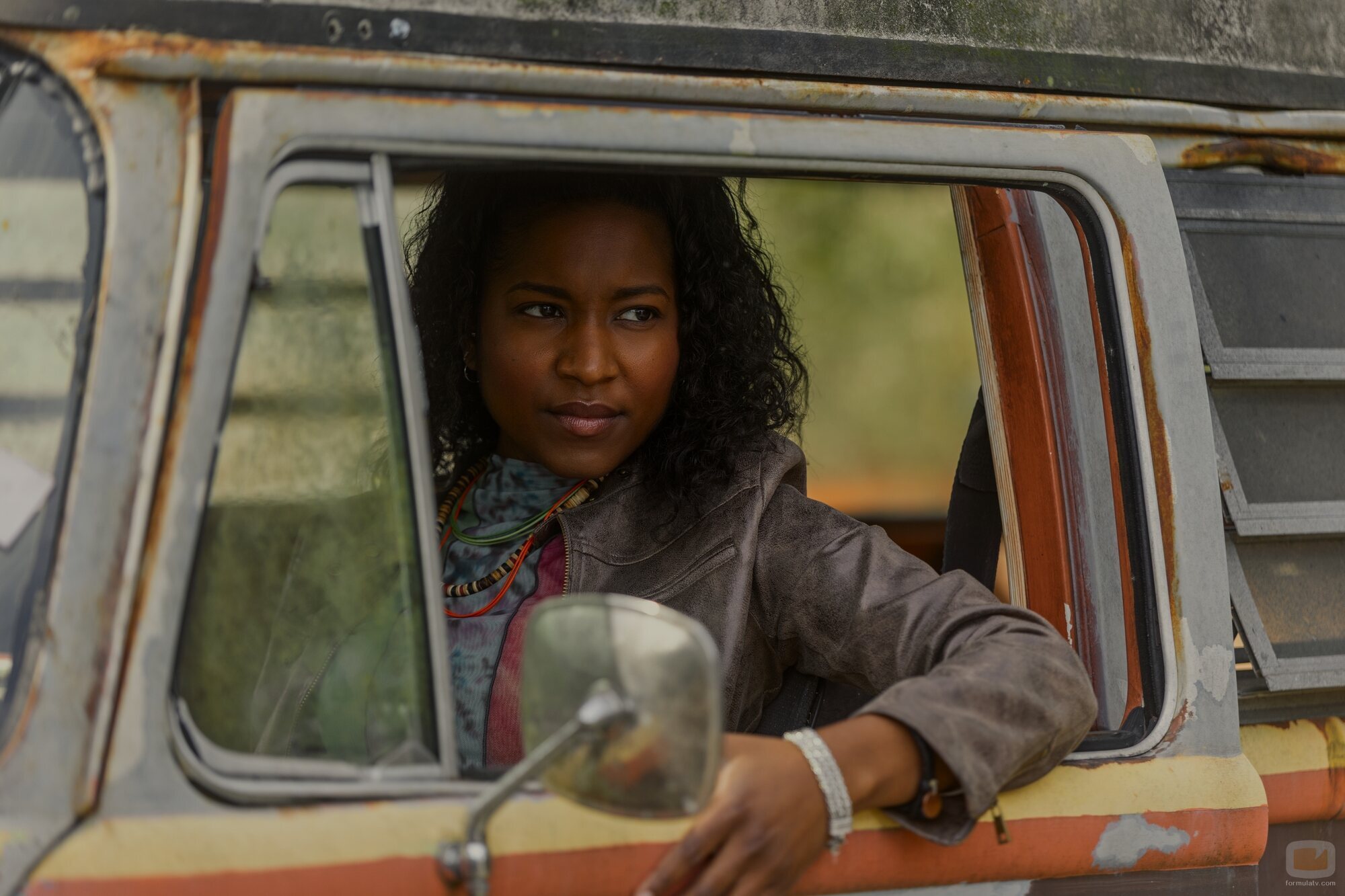Carlacia Grant en 5x08 titulado 'La pista parte 2' de 'Outer Banks'