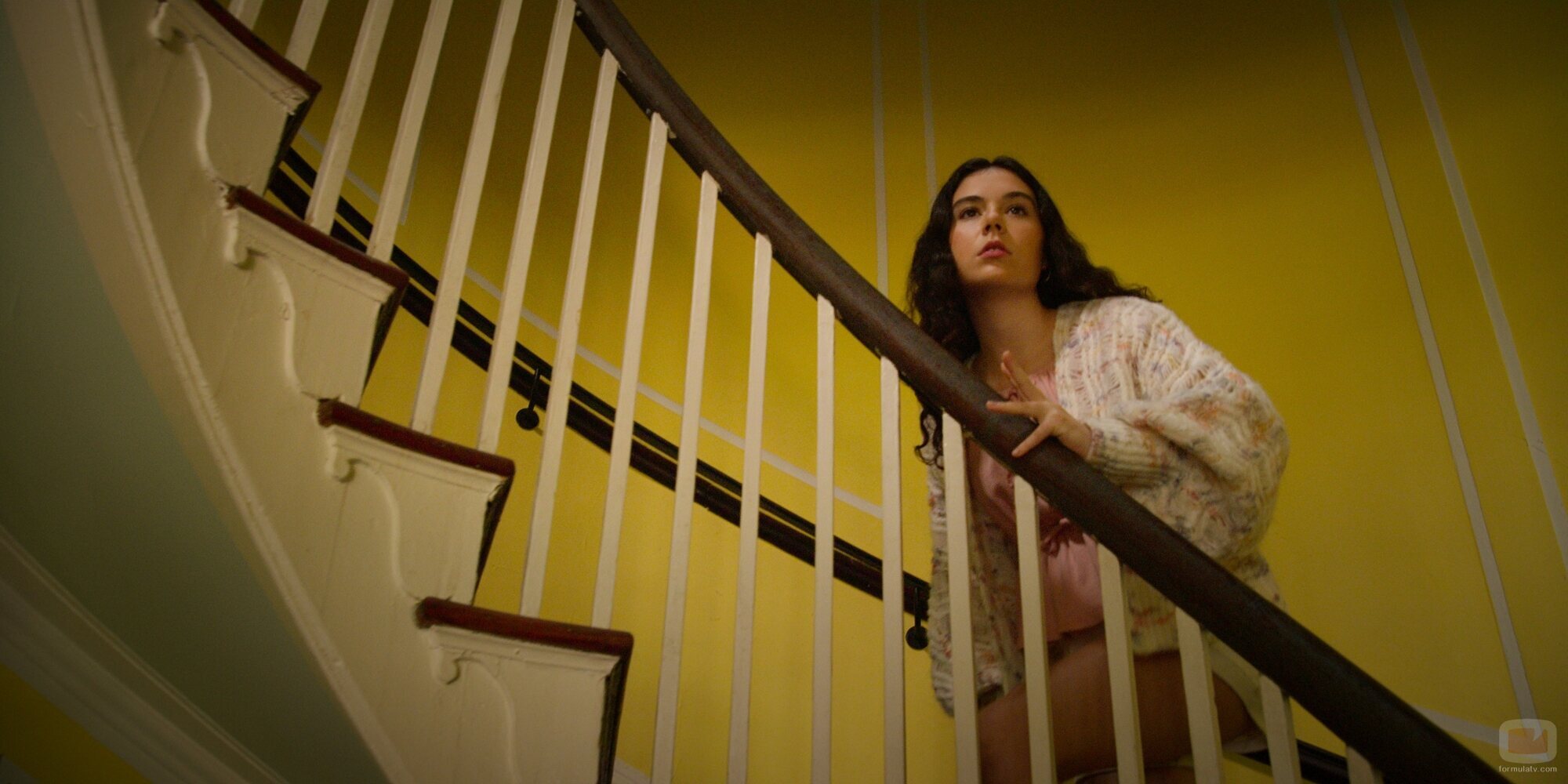 Julia Antonelli en 5x09 titulado 'Álzate, álzate' de 'Outer Banks'