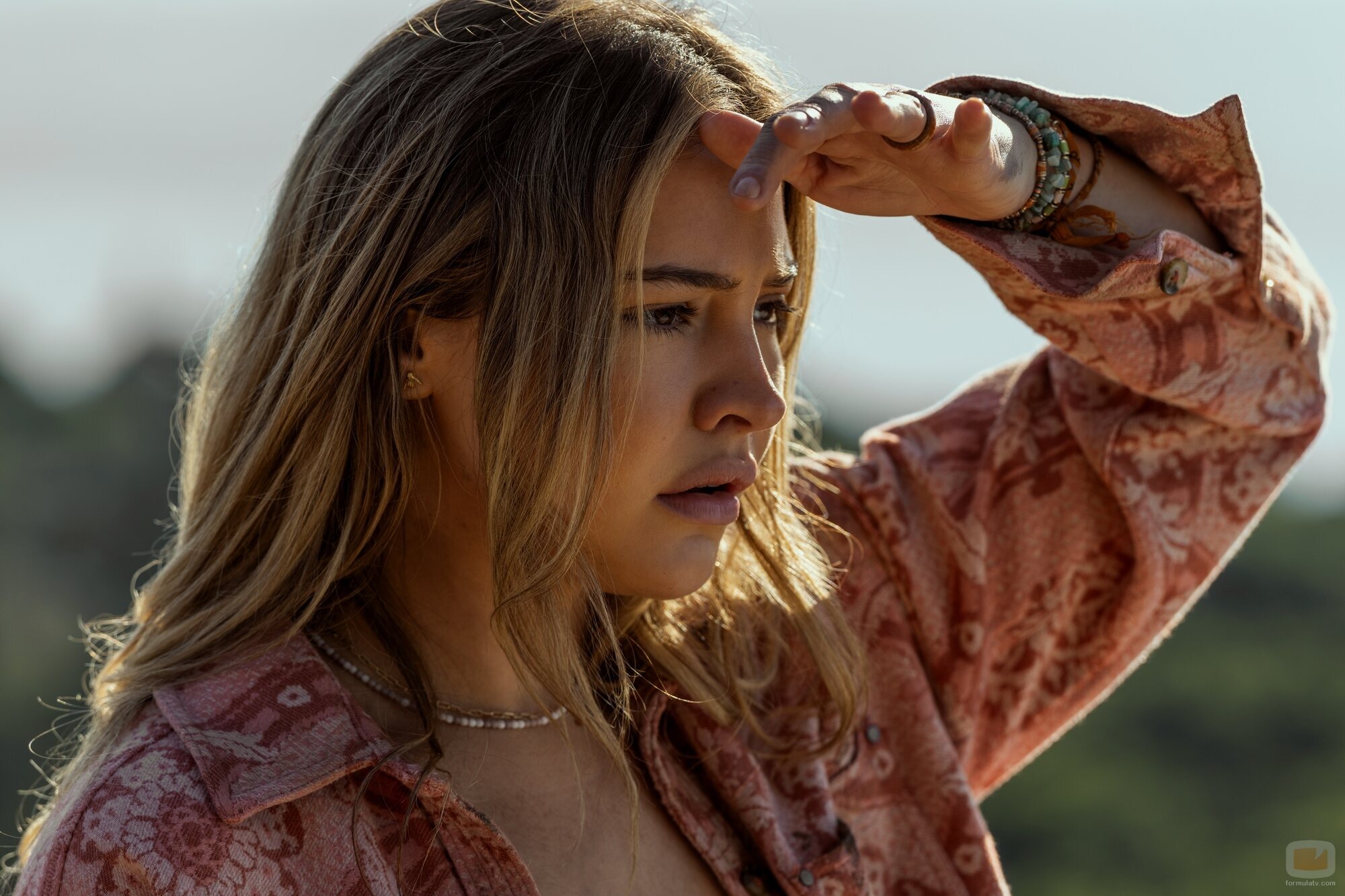 Madelyn Cline en 5x09 'Álzate, álzate' de 'Outer Banks'
